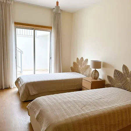 T2 Colina Boavista - דירה *