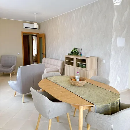 T2 Colina Boavista - * טאווירה